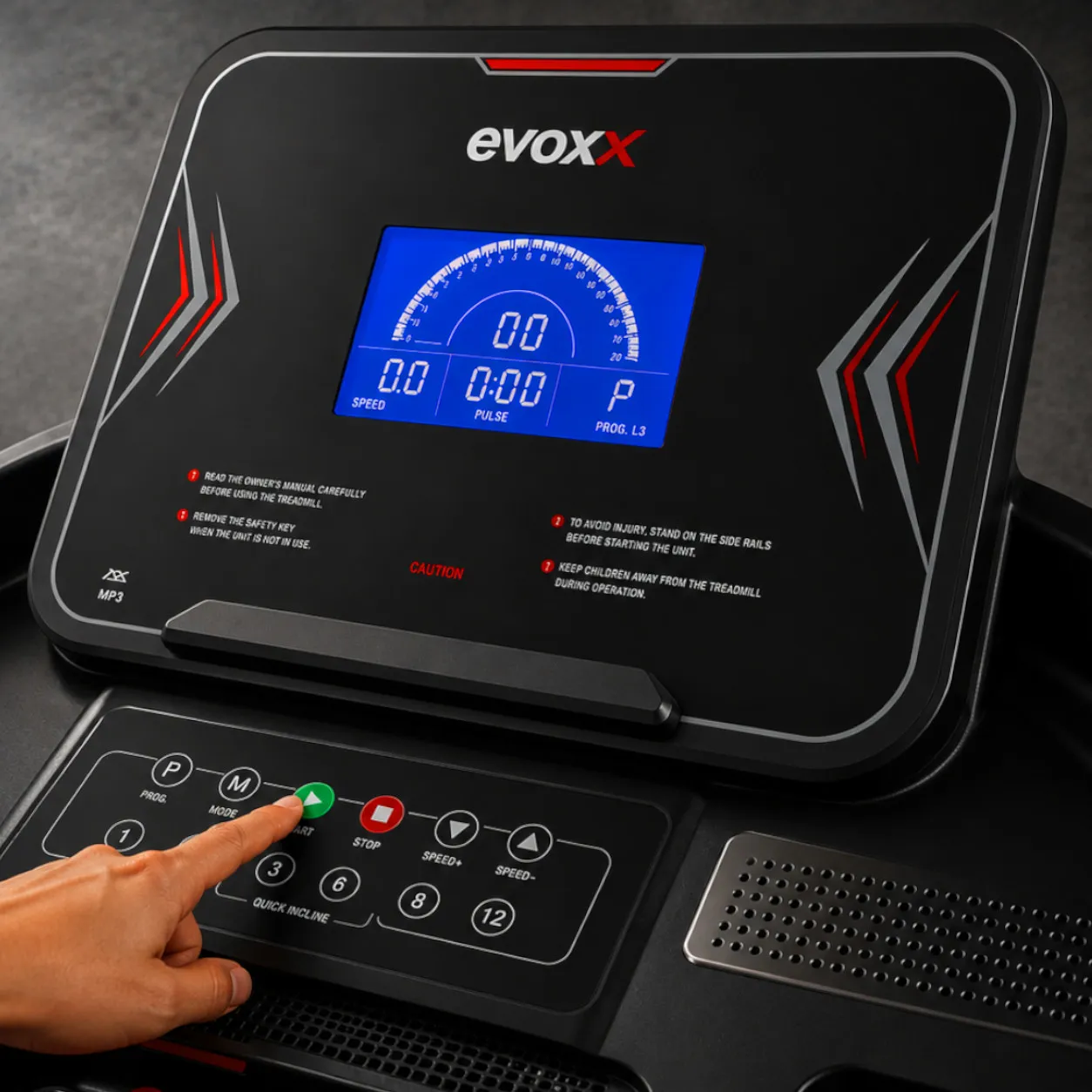 Detalhe do painel e comandos de uma esteira Evox